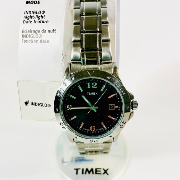 New in Box Timex Watch with Indiglo night light - Picture 3 of 5